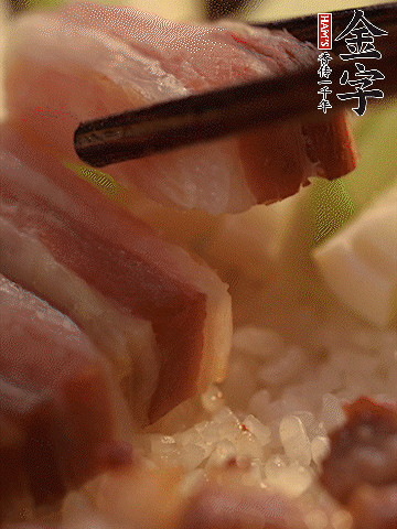 轉(zhuǎn)小火，繼續(xù)蓋蓋子燜2-3分鐘。