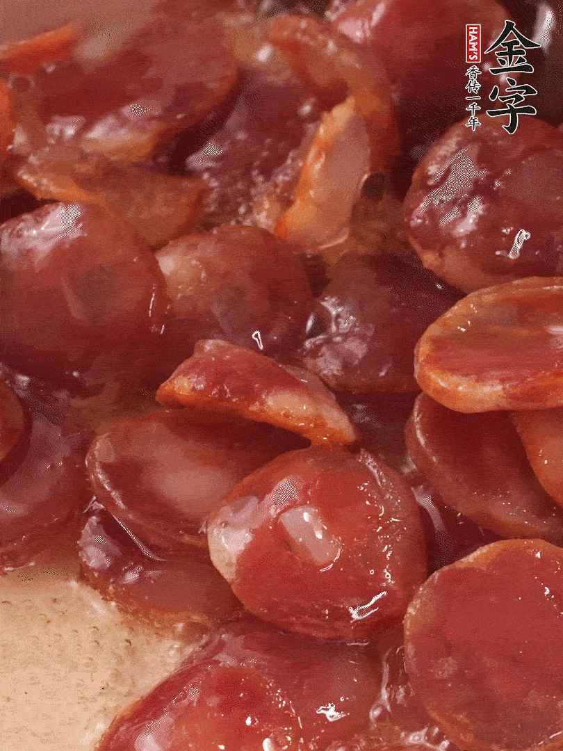 絲苗米洗凈后，用1.5倍水煮至6分熟（偏硬的質(zhì)地），網(wǎng)篩撈起瀝干水分備用。