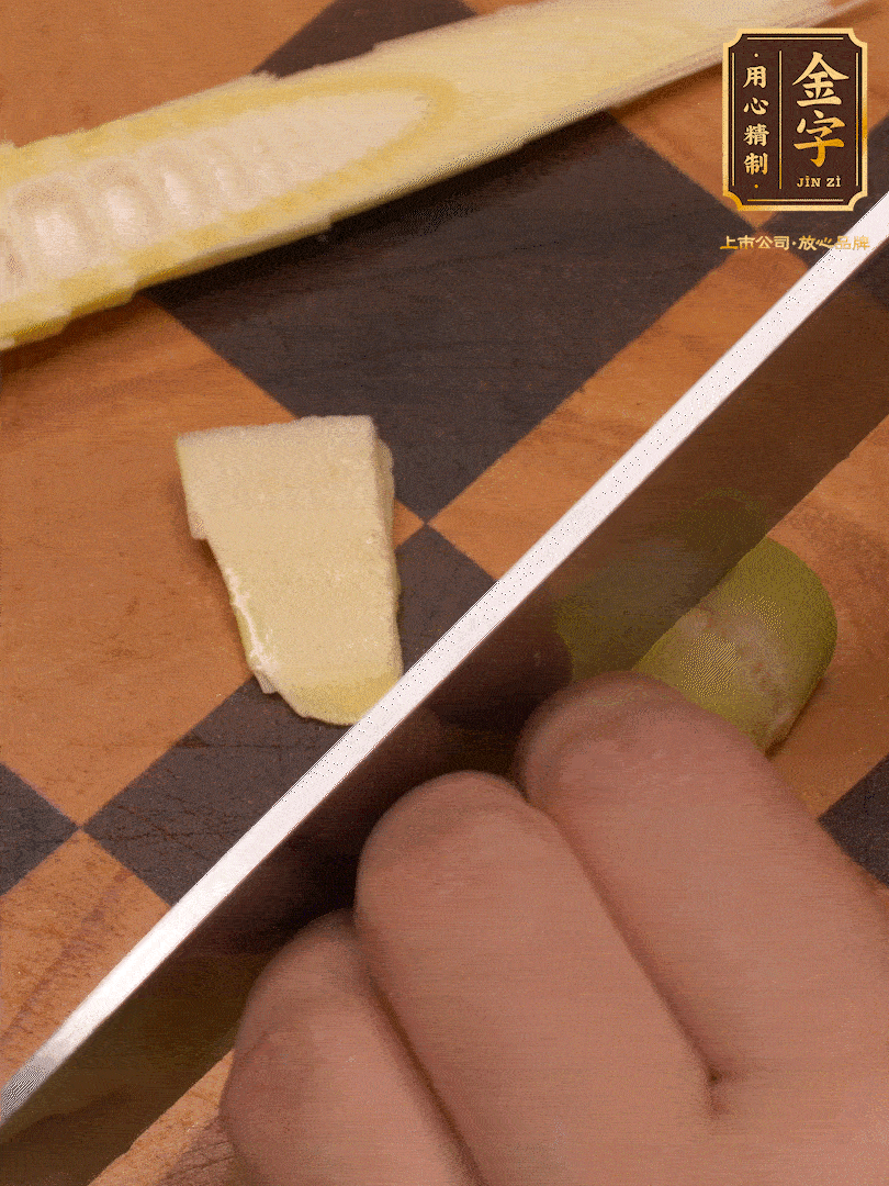 雷筍，剝?nèi)ネ鈿?，切成?>
					</div>
					<span>步驟 3/7</span>
					<p>雷筍，剝?nèi)ネ鈿?，切成?/p>
				</li><li>
					<div   id=