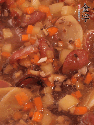 加大半碗水，沒過大部分食材