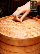 麻辣香腸蒸10分鐘，切成片，蒜苗切斜段，姜蒜干辣椒小米椒切碎