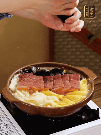 加水沒過食材，煮15-20分鐘